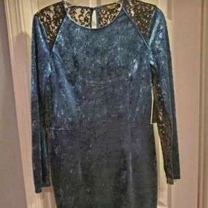 Juicy Couture sz 10, teal, signature crushed velvet w/ blk lace inserts. Nwt